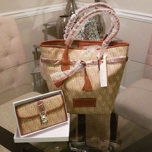 Dooney & Bourke purse and wallet set